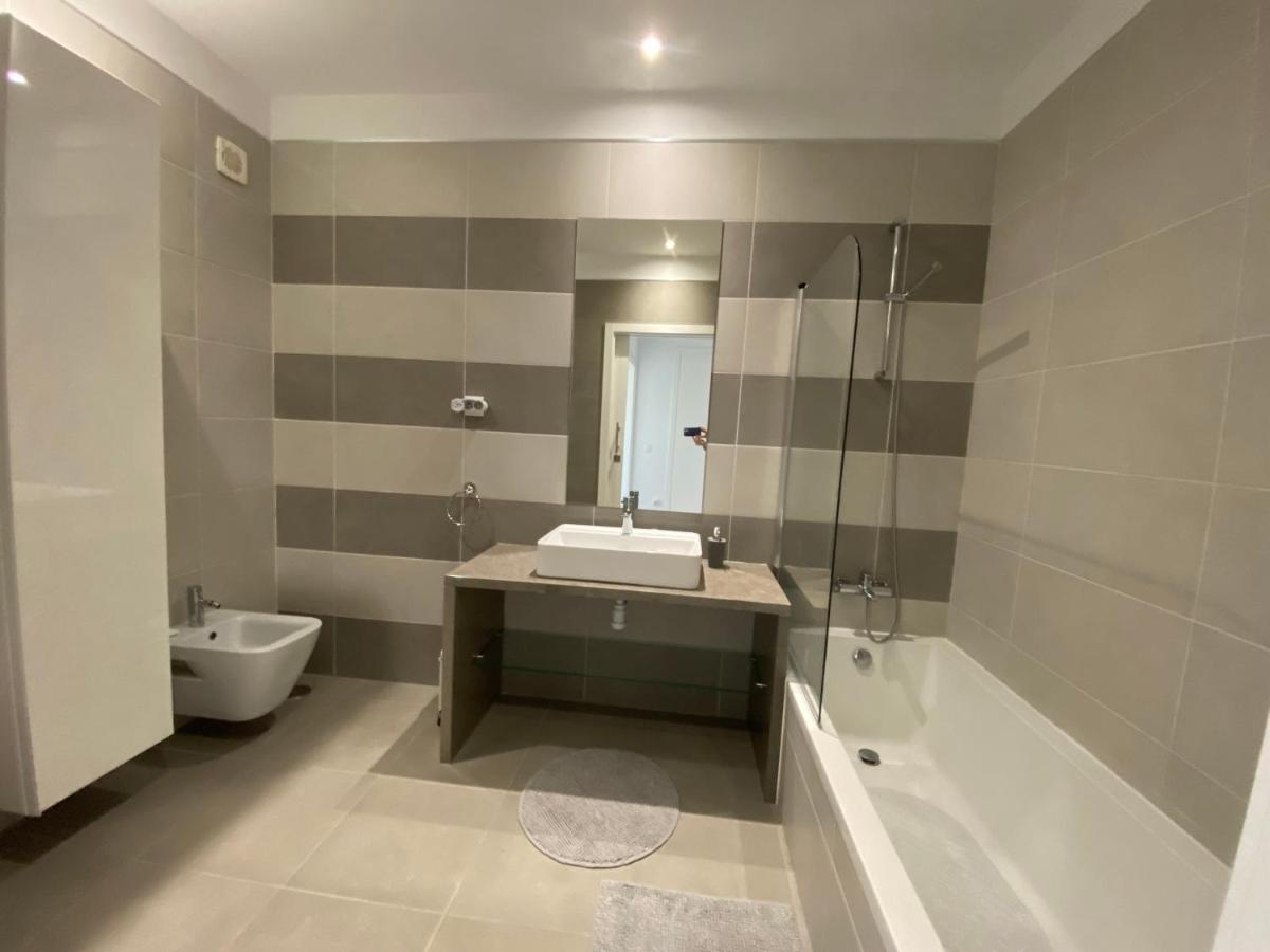 Albufeira Malpique Beach Apartment Luaran gambar