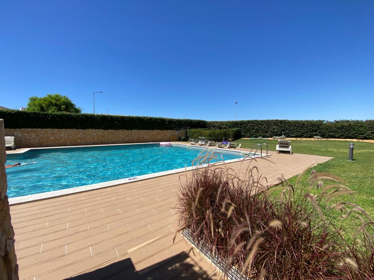 Albufeira Malpique Beach Apartment Luaran gambar